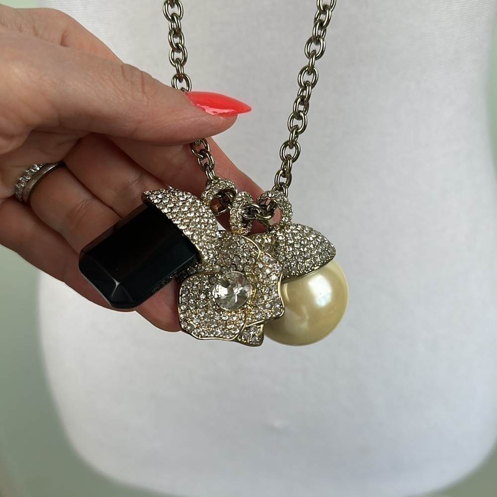 Isaac Mizrahi Long Three Charm Necklace NIB - Picture 3 of 9